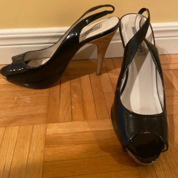 Black High Heel shoes